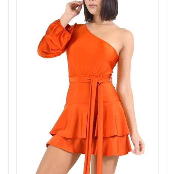 PARTY GIRL! - Picture 4 of 5